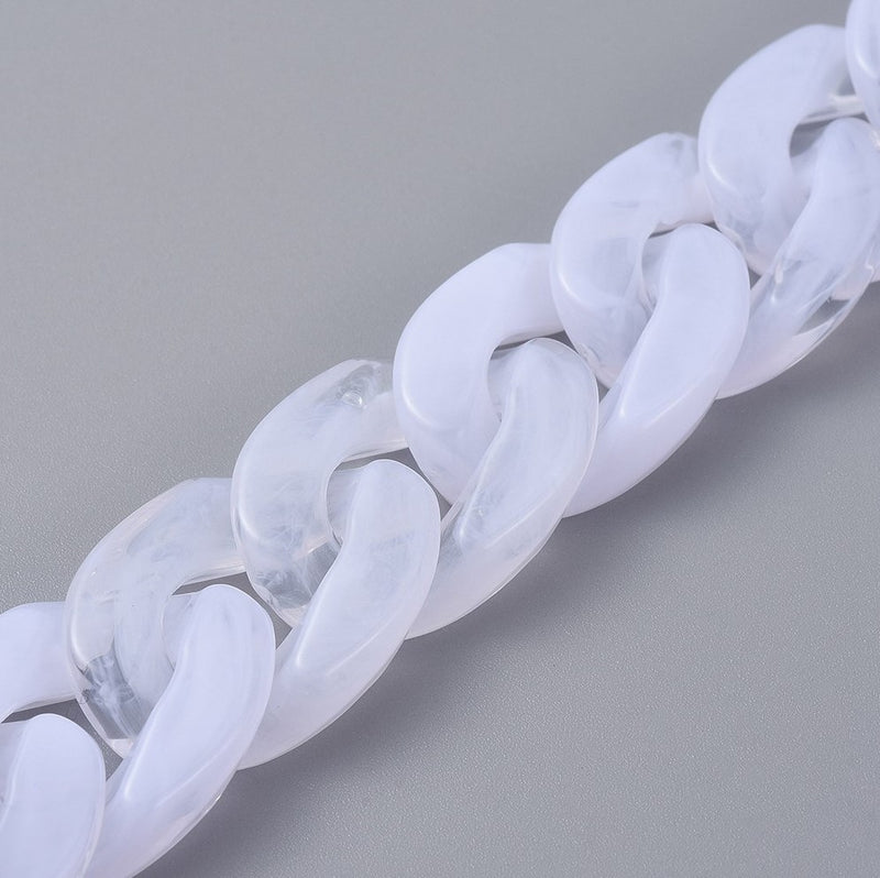 Twisted Plastic Chain Gemstone White